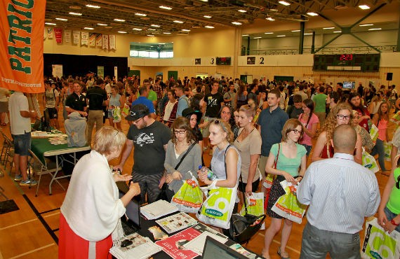 Plus de 500 nouveaux étudiants ont participé à l’activité. Photo Annie Brien
