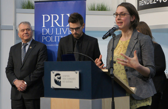 Lauréanne Daneau, diplômés de l'UQTR en études québécoises, a obtenu le Prix du livre politique de l'Assemblée nationale.