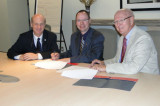 Signature d’une entente de collaboration entre le Groupe de recherche en électronique industrielle de l’UQTR et IDE Trois‐Rivières
