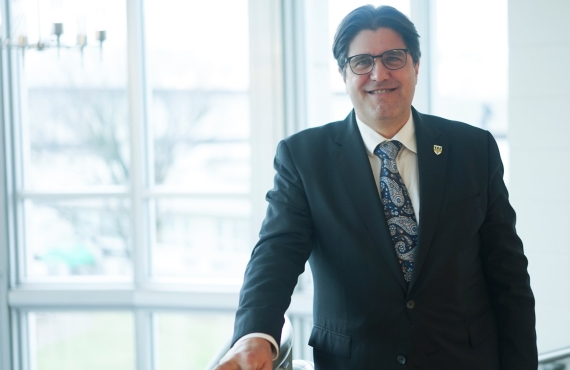 Québec officialise le renouvellement du recteur Blanchette